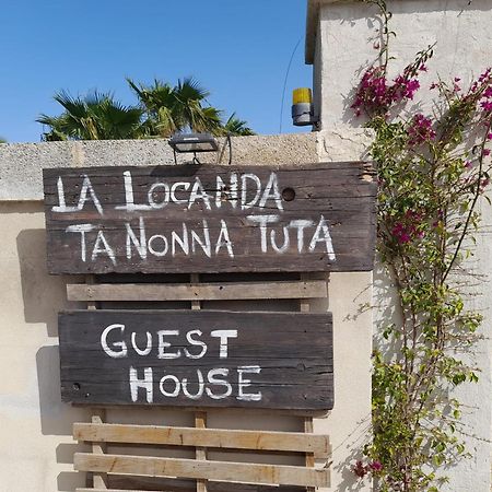 Guest House Parabita Exterior photo